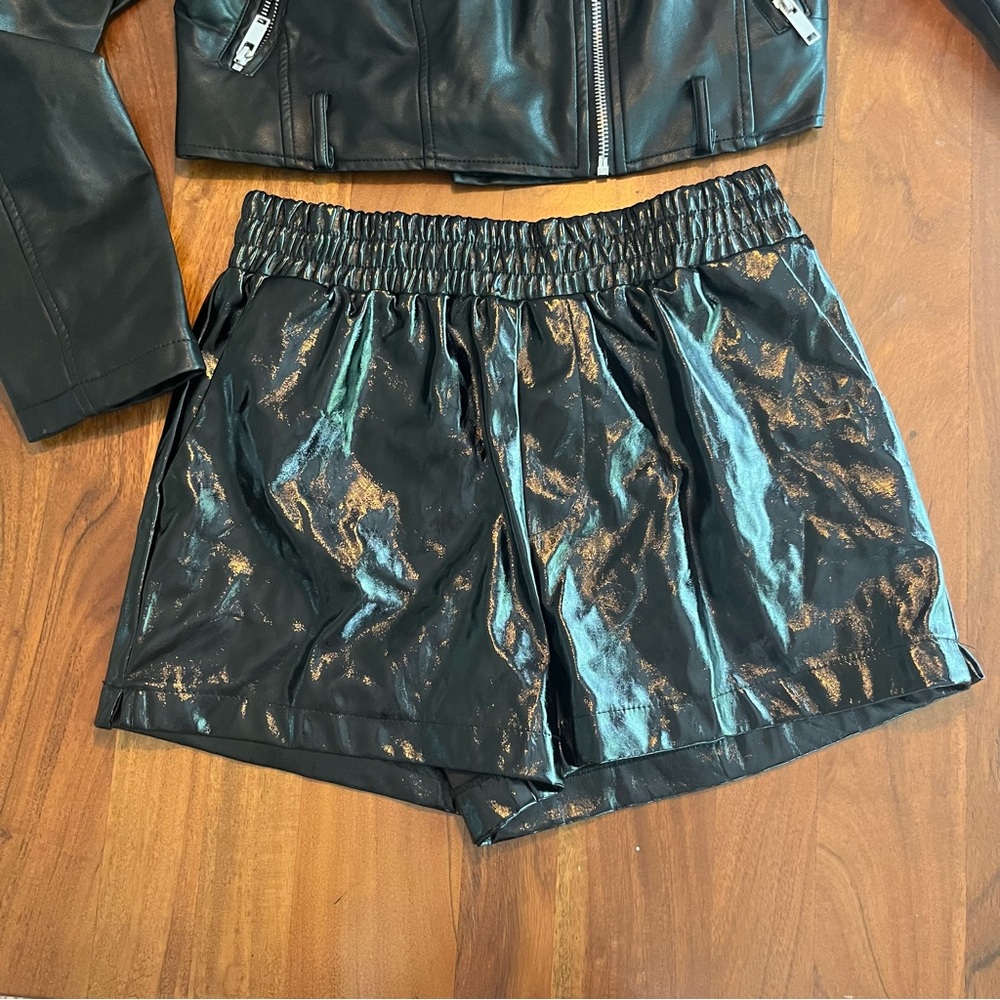 Forever 21 Shorts Women’s Black Elastic High Waist, Pockets Size M